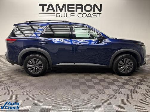 2024 Nissan Pathfinder SV