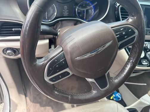 2020 Chrysler Pacifica Touring-L