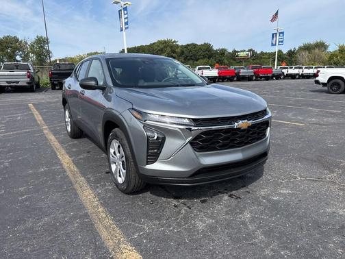 2025 Chevrolet Trax LS