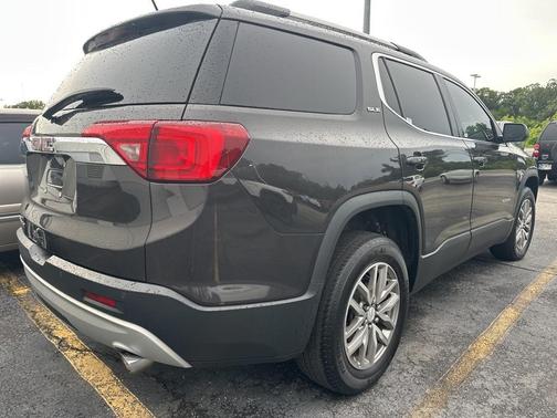 2017 GMC Acadia SLE-2
