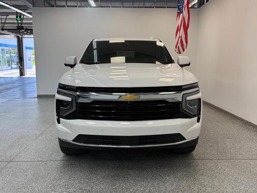 2025 Chevrolet Suburban LS