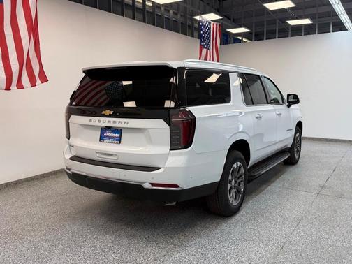 2025 Chevrolet Suburban LS