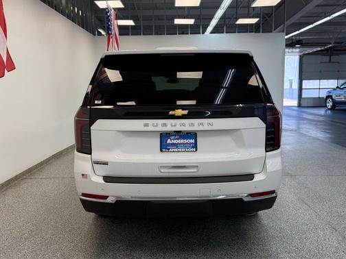 2025 Chevrolet Suburban LS