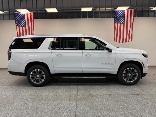 2025 Chevrolet Suburban LS