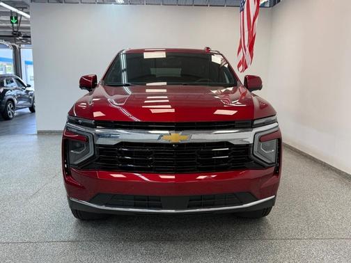 2025 Chevrolet Suburban LS