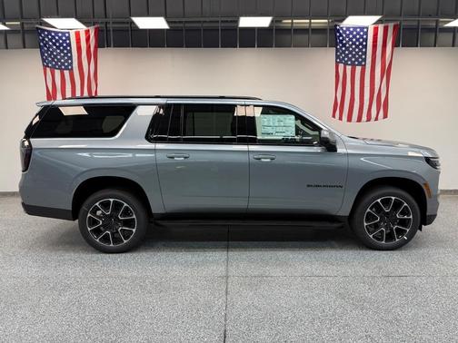 2025 Chevrolet Suburban RST