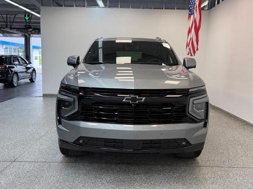2025 Chevrolet Suburban RST
