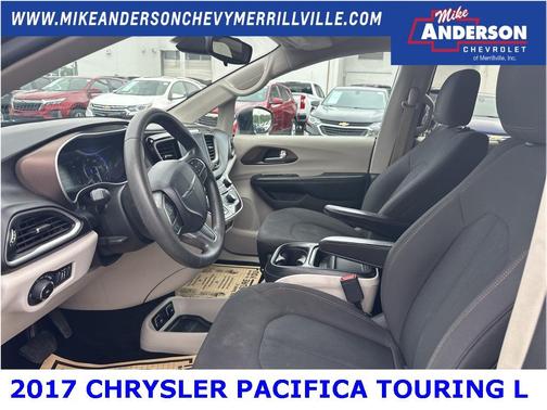 2017 Chrysler Pacifica Touring-L