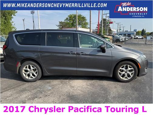 2017 Chrysler Pacifica Touring-L
