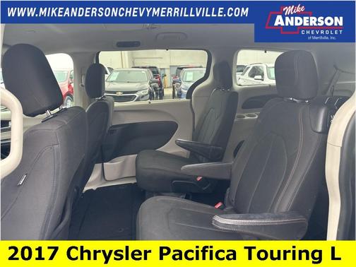 2017 Chrysler Pacifica Touring-L