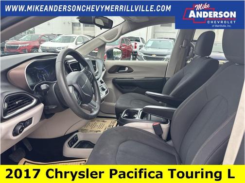 2017 Chrysler Pacifica Touring-L