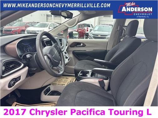 2017 Chrysler Pacifica Touring-L