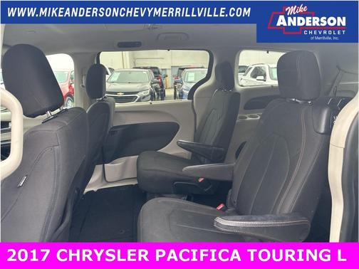 2017 Chrysler Pacifica Touring-L