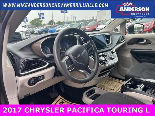 2017 Chrysler Pacifica Touring-L