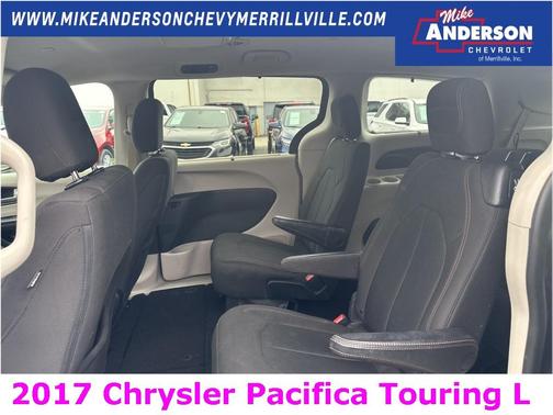 2017 Chrysler Pacifica Touring-L