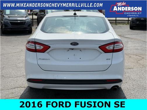 2016 Ford Fusion SE
