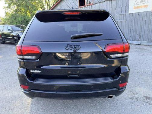Black 2020 Jeep Grand Cherokee Altitude