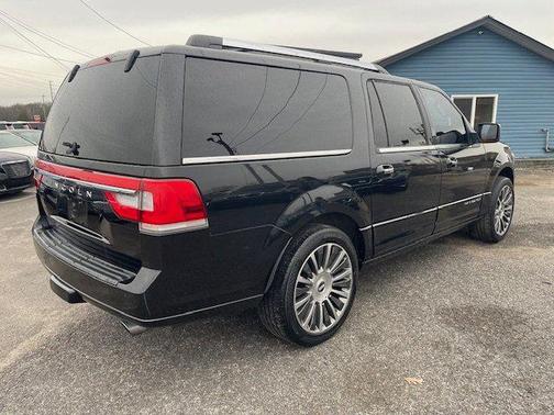 2015 Lincoln Navigator Base