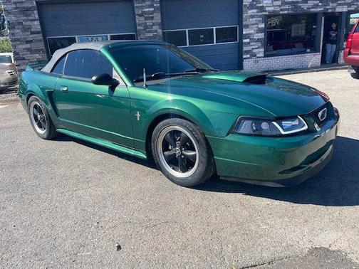 2000 Ford Mustang Base