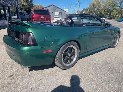 2000 Ford Mustang Base