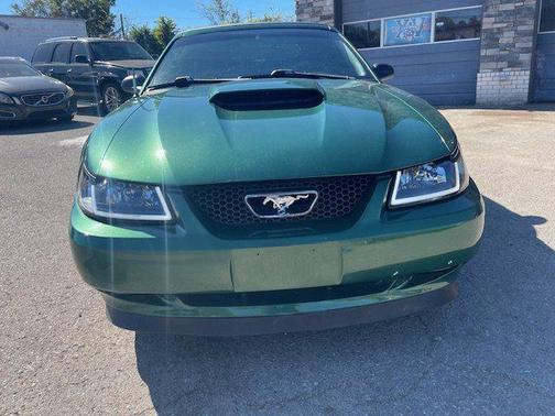 2000 Ford Mustang Base