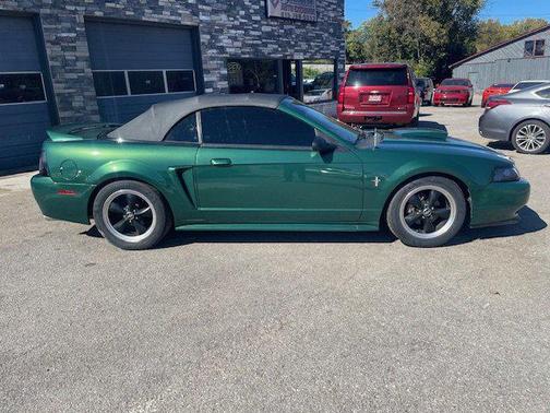 2000 Ford Mustang Base