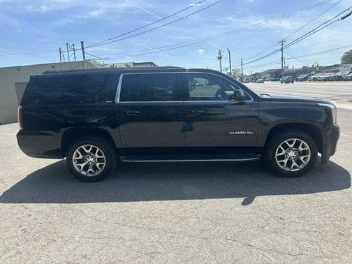 Black 2019 GMC Yukon XL SLT