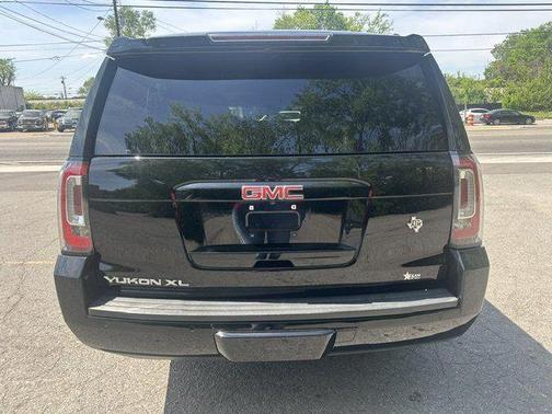 Black 2019 GMC Yukon XL SLT