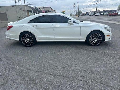 White 2013 Mercedes-Benz CLS-Class CLS 550 4MATIC