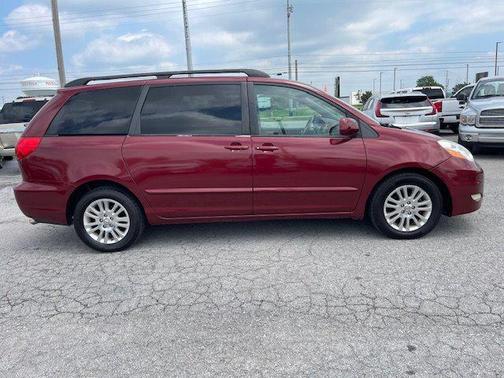 2010 Toyota Sienna XLE
