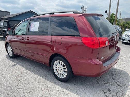 2010 Toyota Sienna XLE