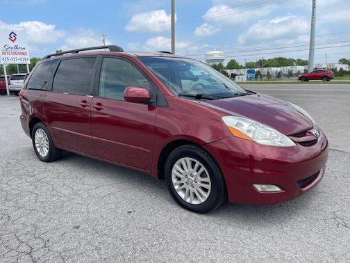 2010 Toyota Sienna XLE