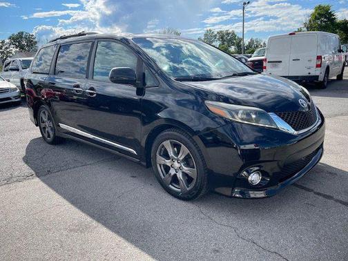 2017 Toyota Sienna SE