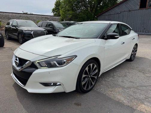 White 2016 Nissan Maxima 3.5 SR