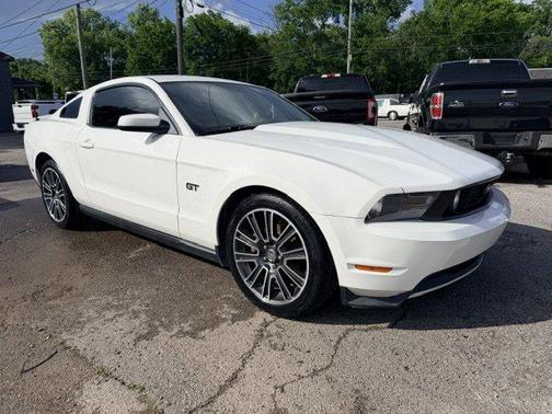White 2010 Ford Mustang GT