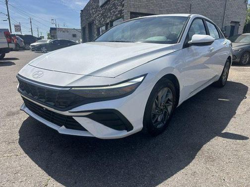 White 2024 Hyundai ELANTRA SEL