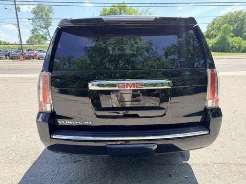 Black 2015 GMC Yukon XL 1500 Denali