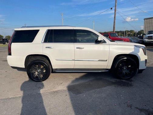 2017 Cadillac Escalade Luxury