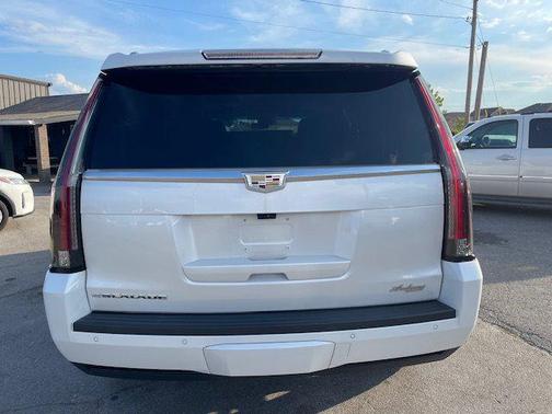 2017 Cadillac Escalade Luxury