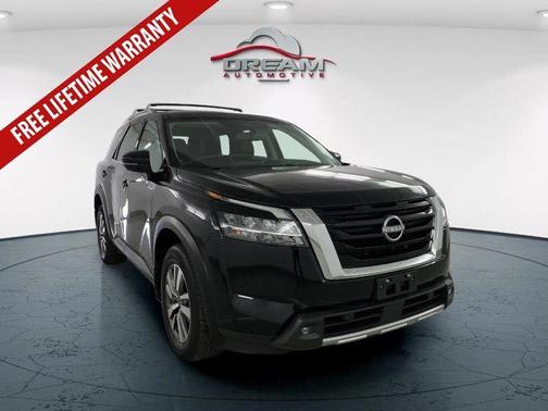 2022 Nissan Pathfinder SL