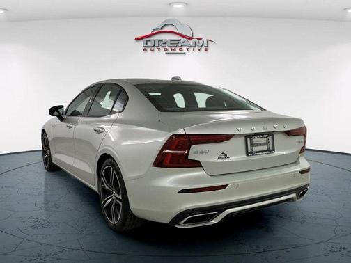 2019 Volvo S60 T5 R-Design