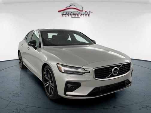 2019 Volvo S60 T5 R-Design
