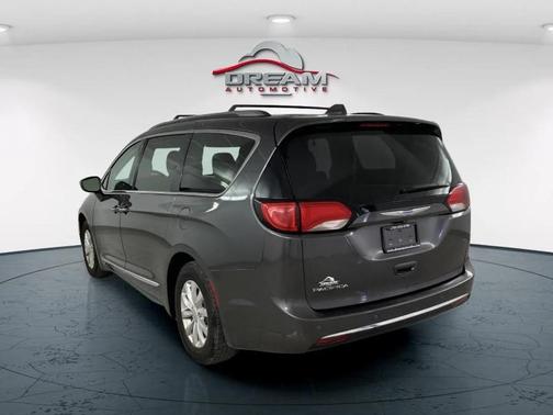 2018 Chrysler Pacifica Touring-L