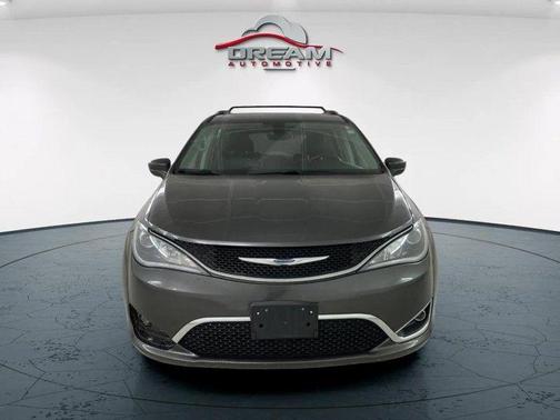 2018 Chrysler Pacifica Touring-L