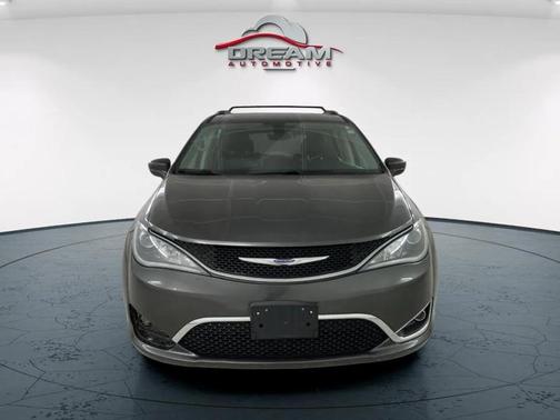 2018 Chrysler Pacifica Touring-L