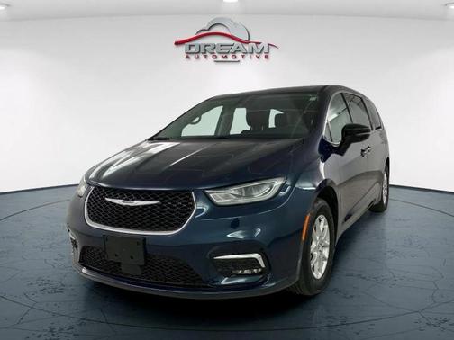 2024 Chrysler Pacifica Touring-L