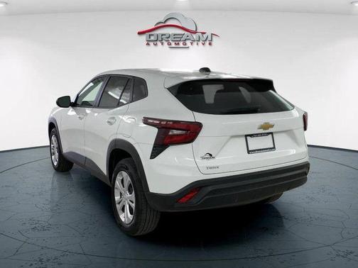 2025 Chevrolet Trax LS