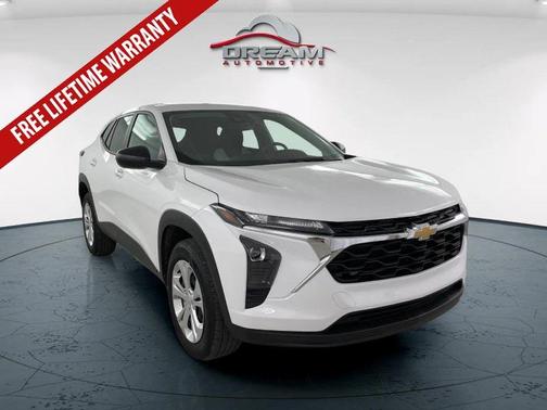 2025 Chevrolet Trax LS