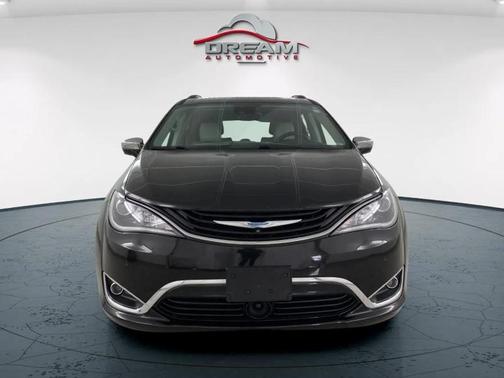 2017 Chrysler Pacifica Hybrid Platinum