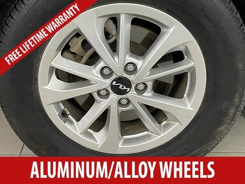 2023 Kia Carnival LX